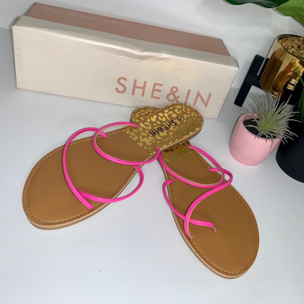 NIB SHEIN Neón toe ring strappy slide Sandals